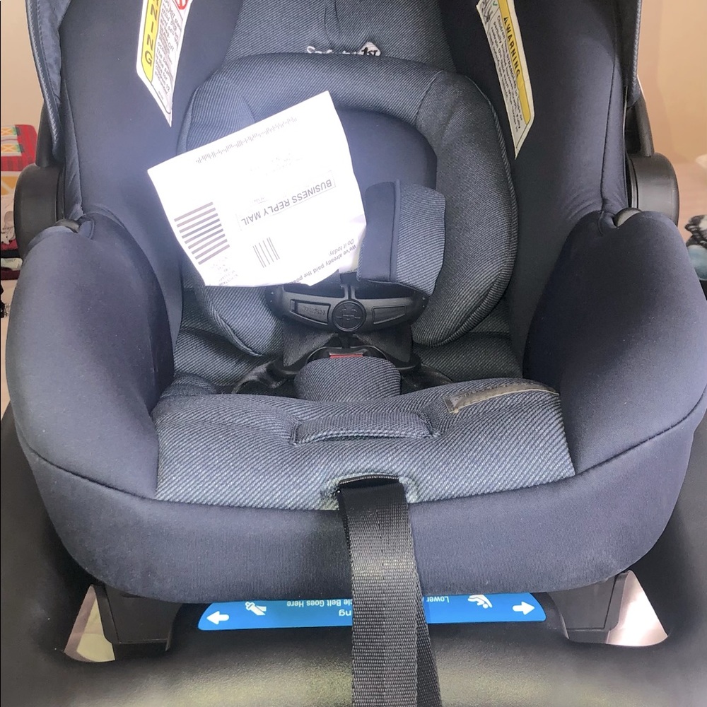 COPY - Safety 1st infant car seat and base.